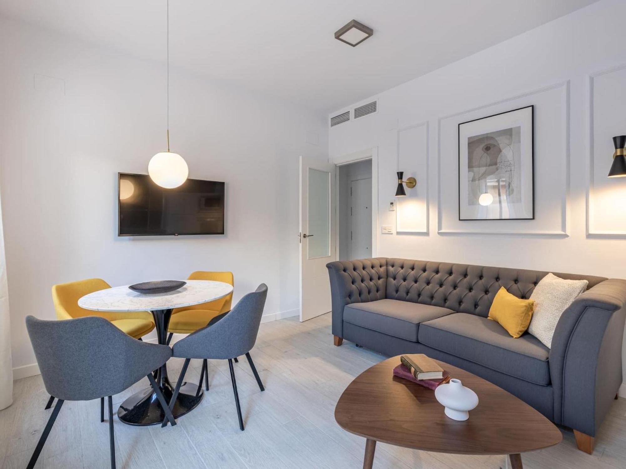 Central Stylish And Elegant 1 & 2 Bedroom Apartments III Granada Bagian luar foto