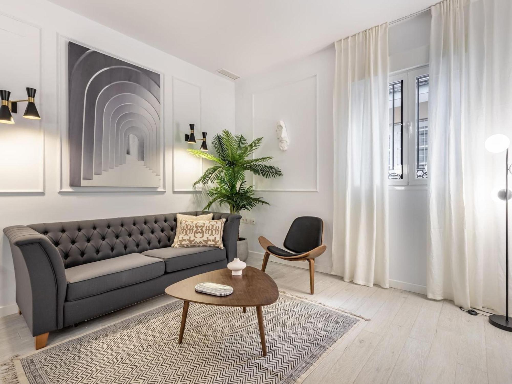 Central Stylish And Elegant 1 & 2 Bedroom Apartments III Granada Bagian luar foto