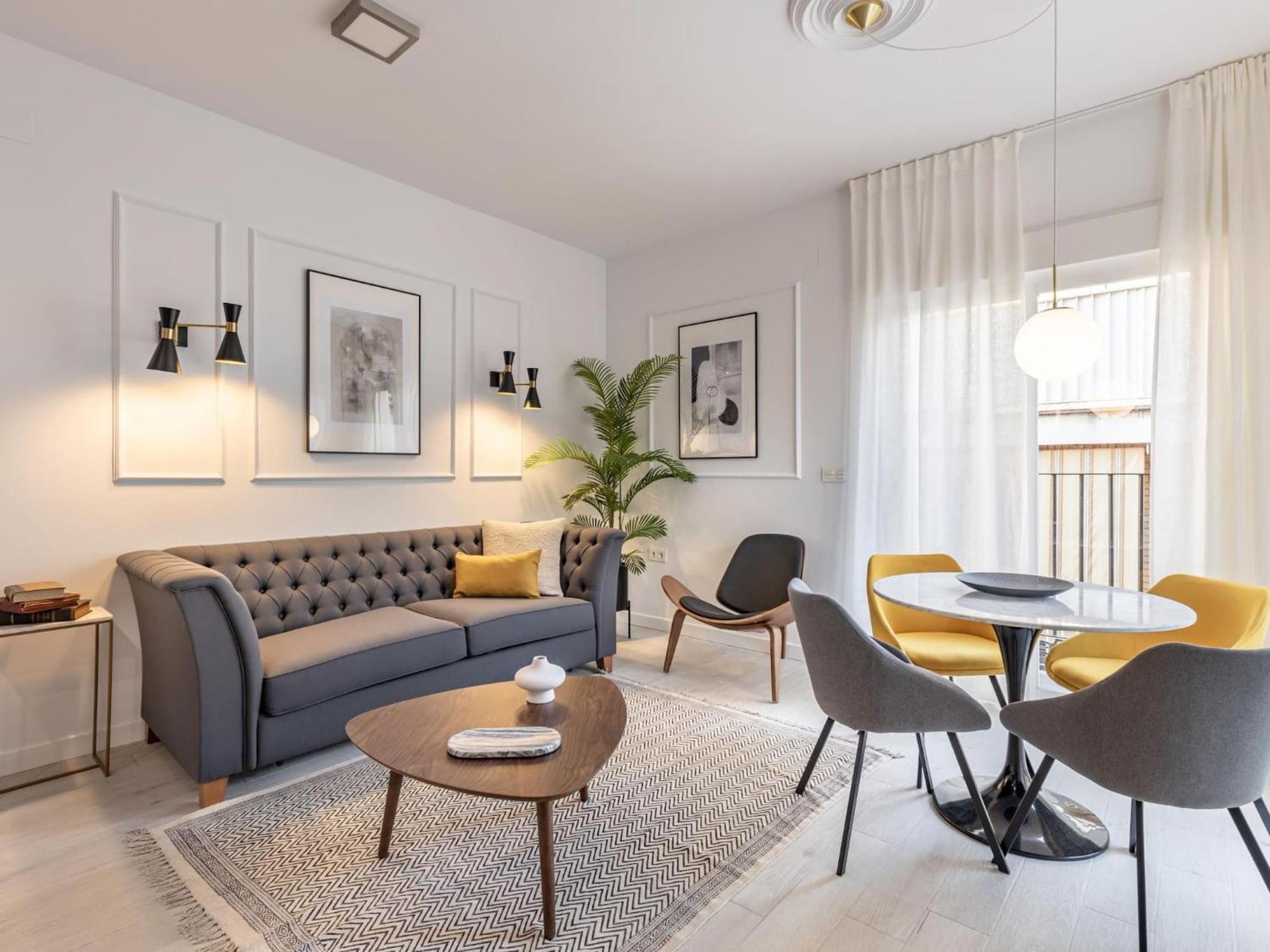 Central Stylish And Elegant 1 & 2 Bedroom Apartments III Granada Bagian luar foto