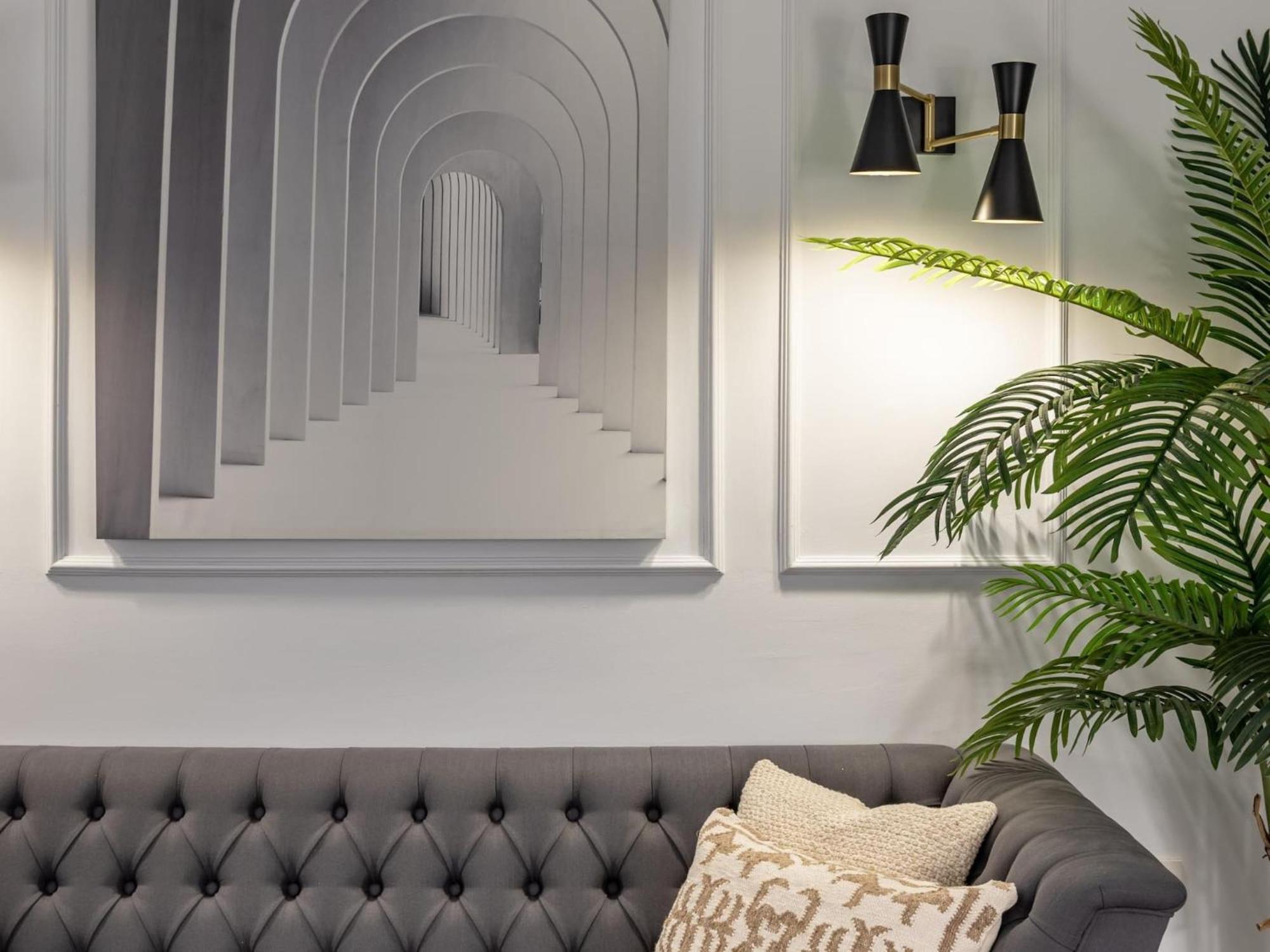 Central Stylish And Elegant 1 & 2 Bedroom Apartments III Granada Bagian luar foto