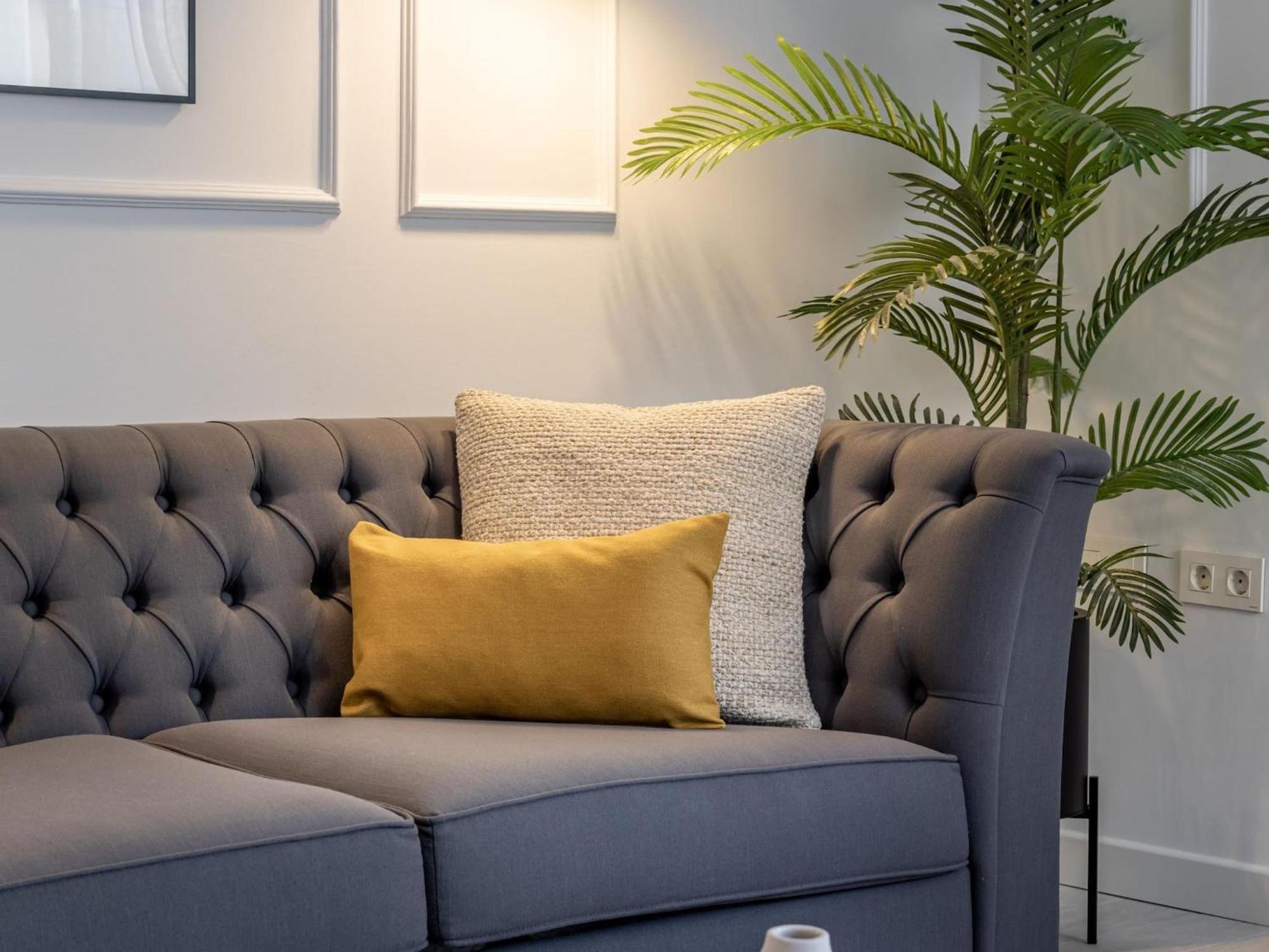Central Stylish And Elegant 1 & 2 Bedroom Apartments III Granada Bagian luar foto